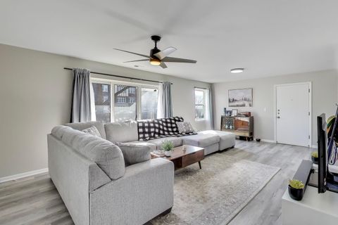 Tiny photo for 475 Shenstone Road #104, Riverside, IL 60546 (MLS # 12577225)