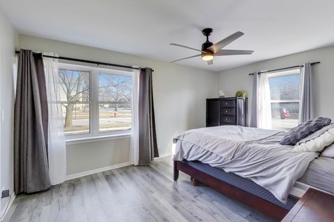 Tiny photo for 475 Shenstone Road #104, Riverside, IL 60546 (MLS # 12577225)