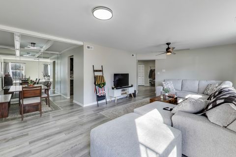 Tiny photo for 475 Shenstone Road #104, Riverside, IL 60546 (MLS # 12577225)