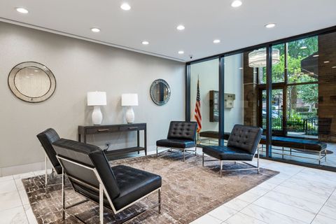 Tiny photo for 525 W Hawthorne Place #406, Chicago, IL 60657 (MLS # 12478275)