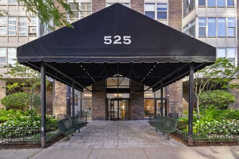 Tiny photo for 525 W Hawthorne Place #406, Chicago, IL 60657 (MLS # 12478275)
