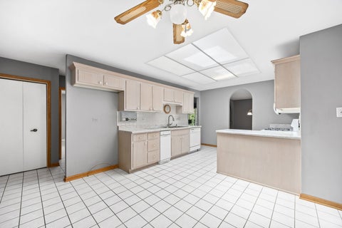 Tiny photo for 11S056 Madison Street, Burr Ridge, IL 60527 (MLS # 12740970)