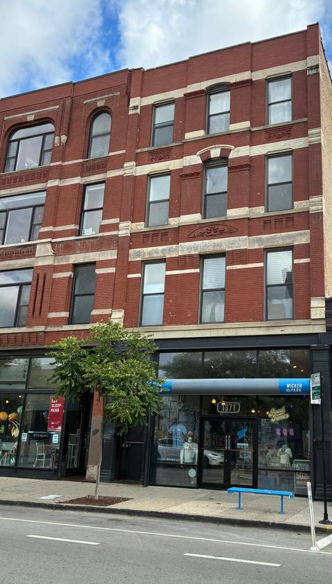 1371 N Milwaukee Avenue 4 Chicago IL 60622