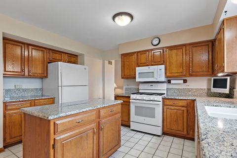 Tiny photo for 160 Brentwood Trail, Elgin, IL 60120 (MLS # 12613822)