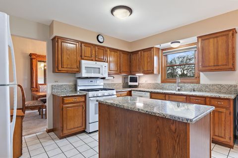 Tiny photo for 160 Brentwood Trail, Elgin, IL 60120 (MLS # 12613822)