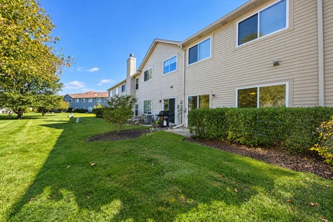 Tiny photo for 255 Thornwood Way #C, South Elgin, IL 60177 (MLS # 12783098)