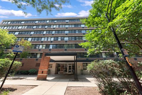 2300 N Commonwealth Avenue 1A Chicago IL 60614