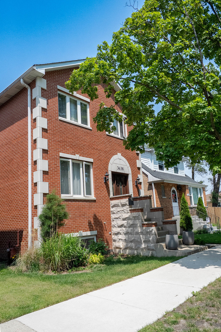 3638 N ODELL Avenue