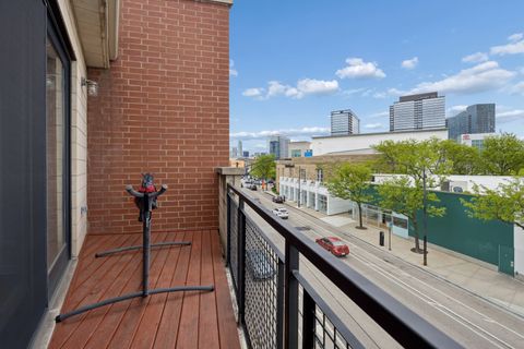 Tiny photo for 1633 N CLYBOURN Avenue #3, Chicago, IL 60614 (MLS # 12636410)