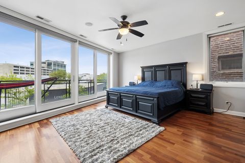 Tiny photo for 1633 N CLYBOURN Avenue #3, Chicago, IL 60614 (MLS # 12636410)