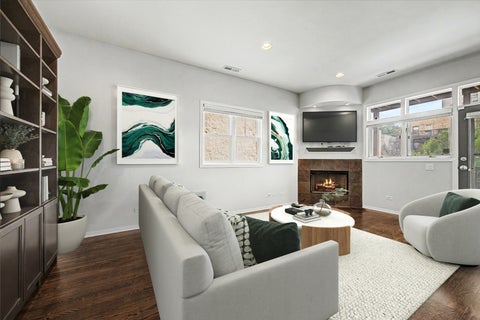 Tiny photo for 1335 N Mohawk Street #2N, Chicago, IL 60610 (MLS # 12721959)