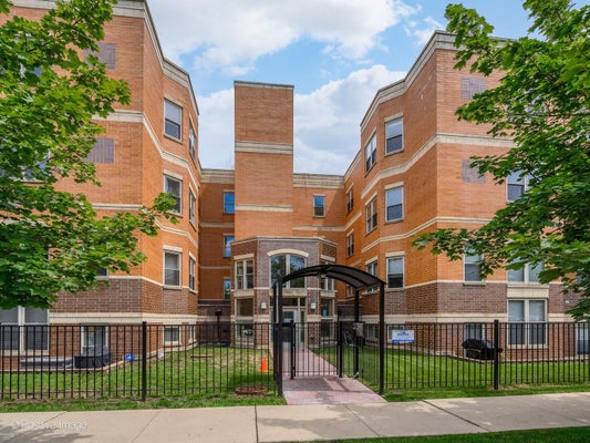 6015 N MOZART ST APT 304, CHICAGO, IL 60659 - Image acd2fbf819f5b0f2ed7f56add545e5c3/1804334546