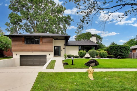 Tiny photo for 818 East Avenue, Park Ridge, IL 60068 (MLS # 12675044)