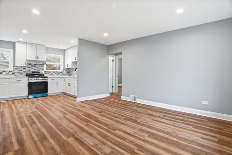 Tiny photo for 2320 W CHEYENNE Road, Waukegan, IL 60087 (MLS # 12609158)