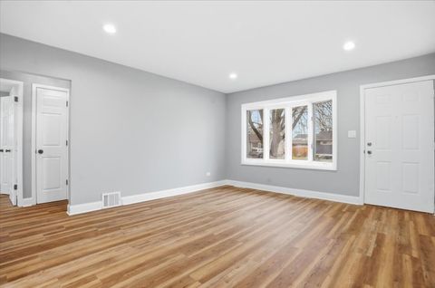 Tiny photo for 2320 W CHEYENNE Road, Waukegan, IL 60087 (MLS # 12609158)