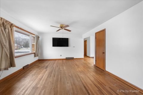 Tiny photo for 175 Calkins Drive, Sugar Grove, IL 60554 (MLS # 12536722)