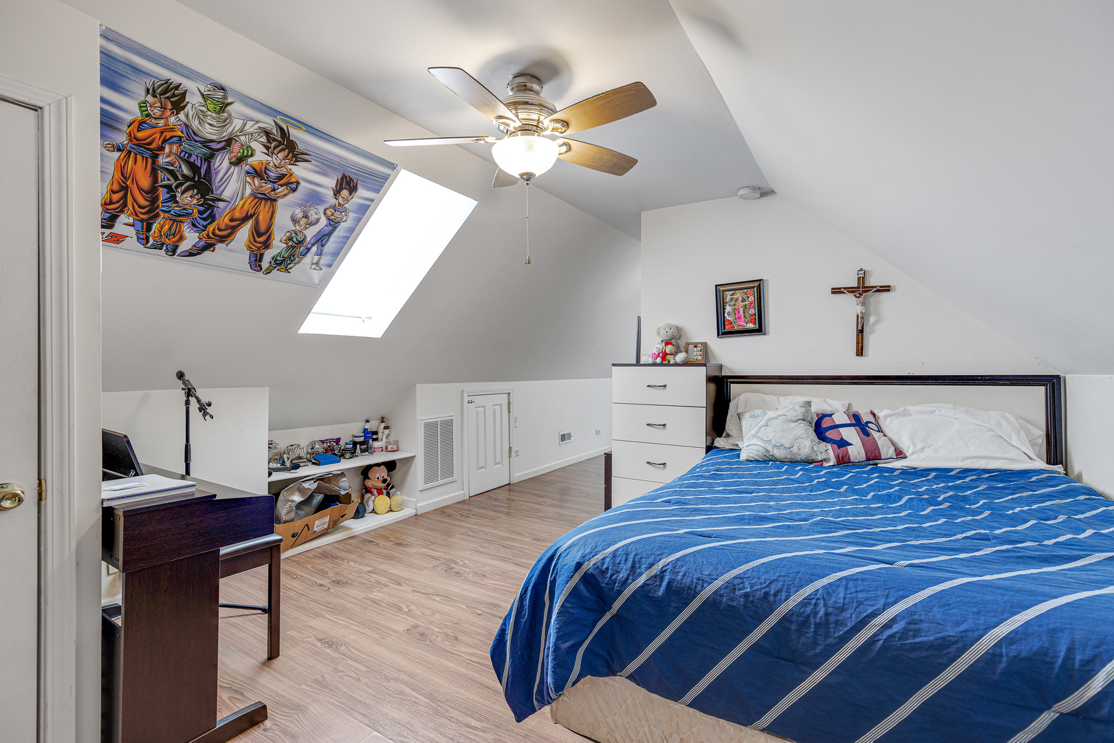 2135 N Menard Avenue