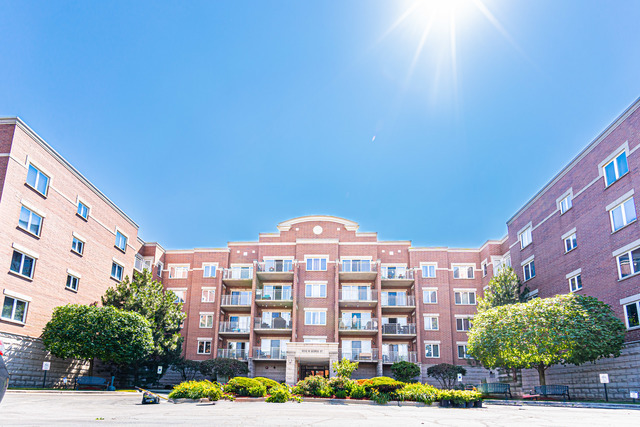 6559 W George Street 506