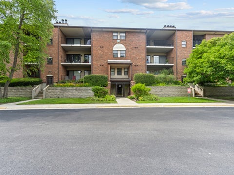 Tiny photo for 720 Weidner Road #300, Buffalo Grove, IL 60089 (MLS # 12747712)