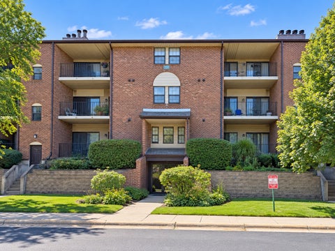 Photo of 720 Weidner Road #300, Buffalo Grove, IL 60089 (MLS # 12747712)