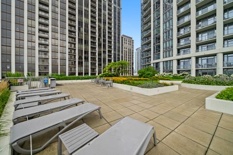 Tiny photo for 1235 S PRAIRIE Avenue #2101, Chicago, IL 60605 (MLS # 12432659)