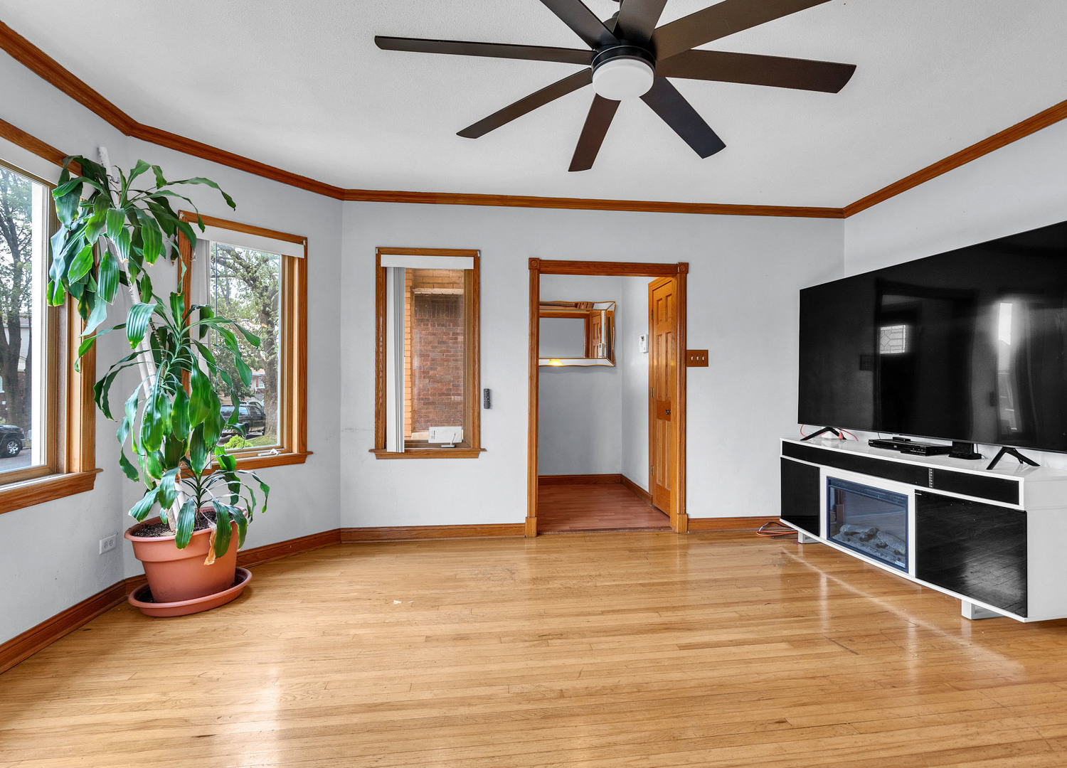 2822 N 76th Court