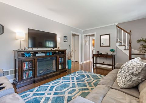 Tiny photo for 229 W Berkshire Avenue, Lombard, IL 60148 (MLS # 12394503)