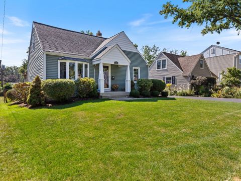 Tiny photo for 229 W Berkshire Avenue, Lombard, IL 60148 (MLS # 12394503)