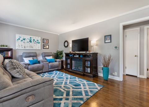 Tiny photo for 229 W Berkshire Avenue, Lombard, IL 60148 (MLS # 12394503)