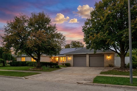 Photo of 3050 Kayjay Drive, Northbrook, IL 60062 (MLS # 12762541)
