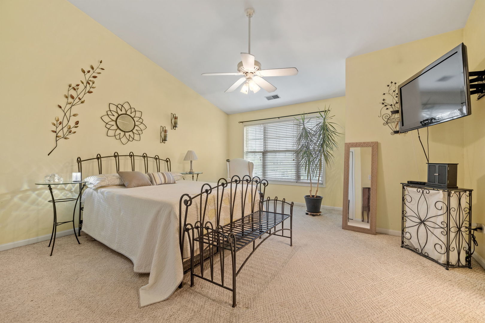 9051 Mansfield Drive, Tinley Park, IL 60487 — MLS #12646109 — photo 13 of 28