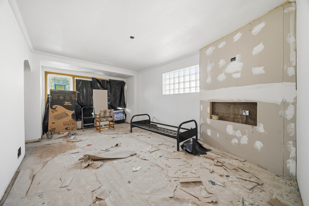 14235 S Dearborn Street