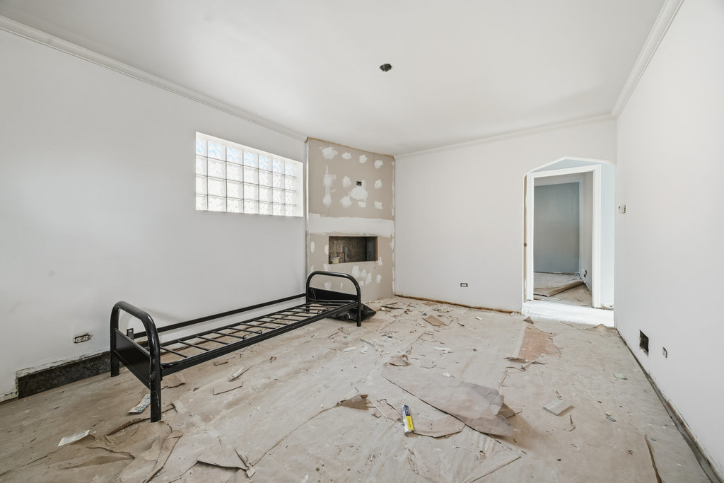 14235 S Dearborn Street