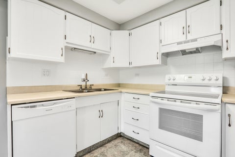 Tiny photo for 917 Vose Drive #405, Gurnee, IL 60031 (MLS # 12713588)