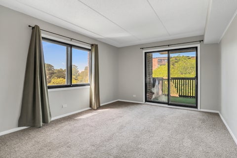 Tiny photo for 917 Vose Drive #405, Gurnee, IL 60031 (MLS # 12713588)