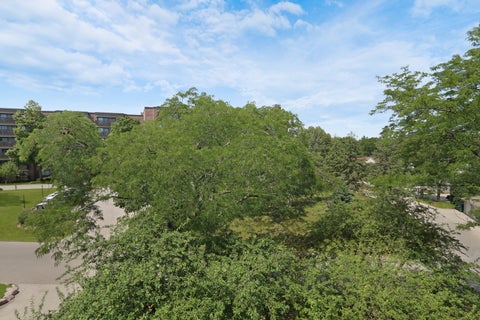 Tiny photo for 917 Vose Drive #405, Gurnee, IL 60031 (MLS # 12713588)