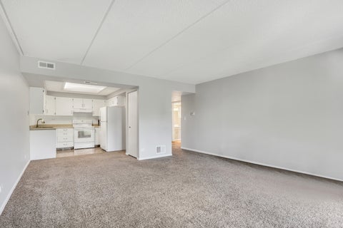 Tiny photo for 917 Vose Drive #405, Gurnee, IL 60031 (MLS # 12713588)