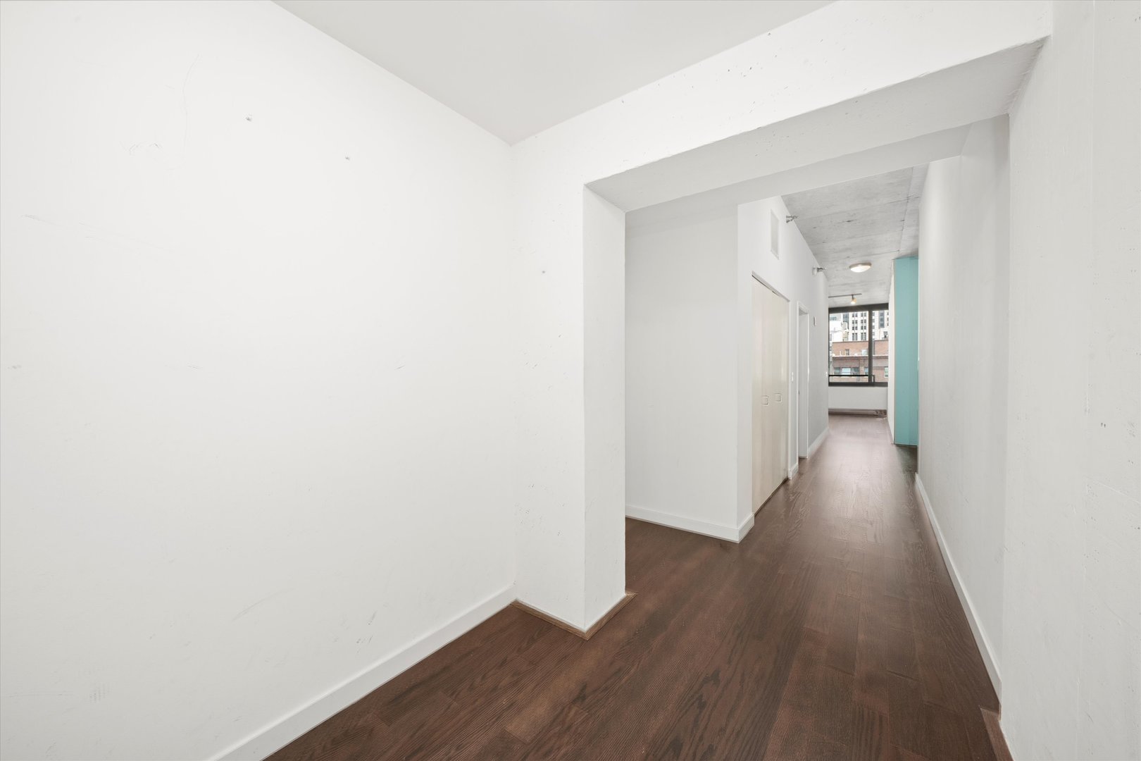 235 W Van Buren Street 1720