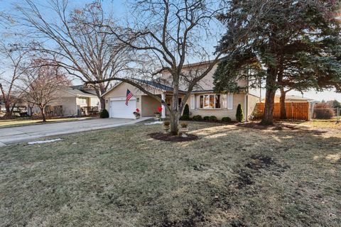 Tiny photo for 2019 E Avon Lane, Arlington Heights, IL 60004 (MLS # 12531511)
