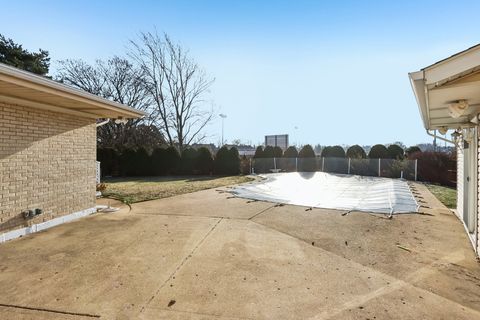 Tiny photo for 2019 E Avon Lane, Arlington Heights, IL 60004 (MLS # 12531511)