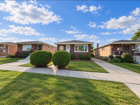 Photo of 306 Prairie Avenue, Calumet City, IL 60409 (MLS # 12781286)
