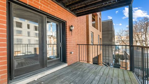 Tiny photo for 912 W Fletcher Street #2, Chicago, IL 60657 (MLS # 12611309)
