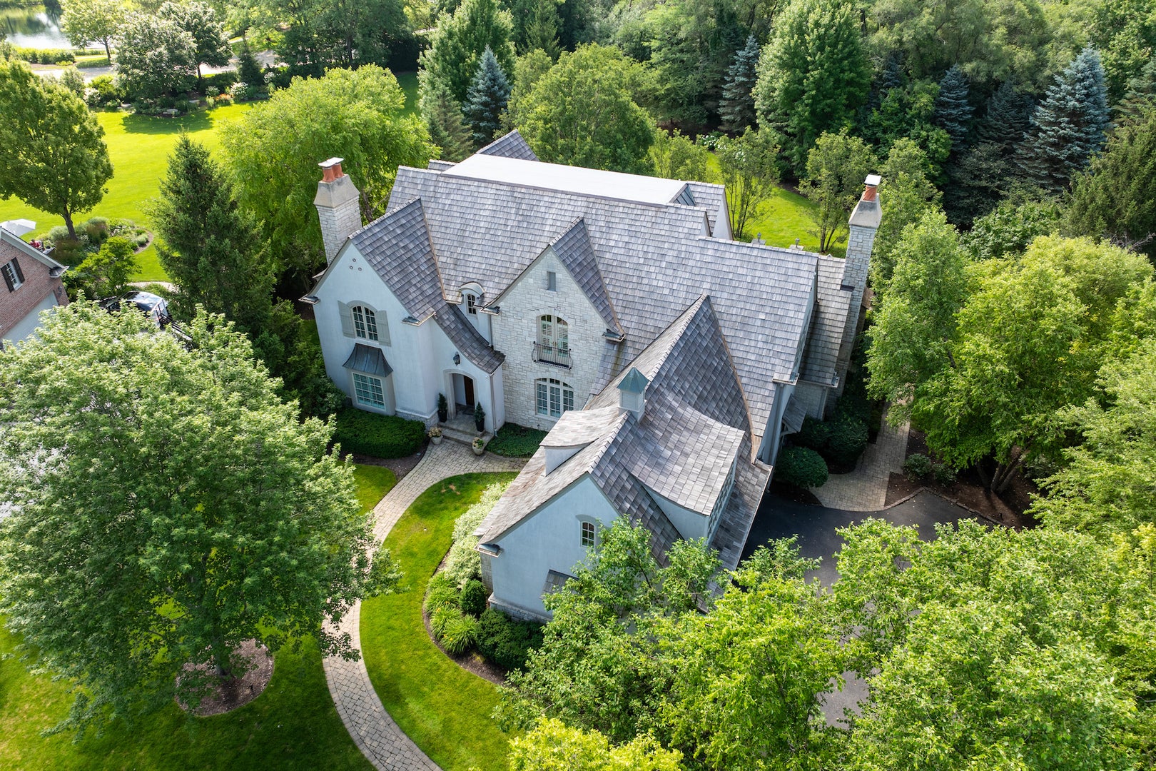 1871 W Salisbury Lane