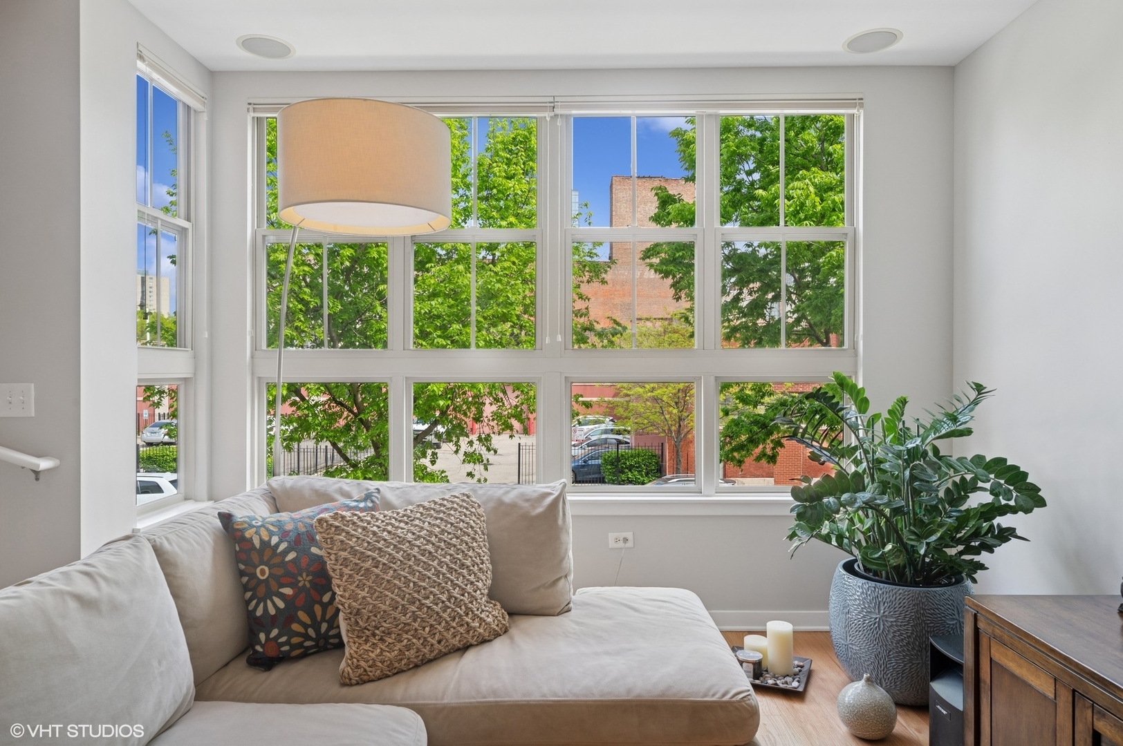 51 E 23rd Street 0