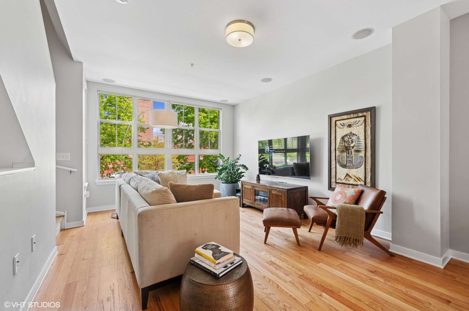 51 E 23rd Street 0