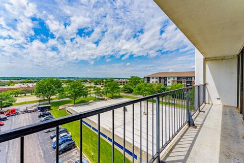 Tiny photo for 2005 S Finley Road #704, Lombard, IL 60148 (MLS # 12418547)