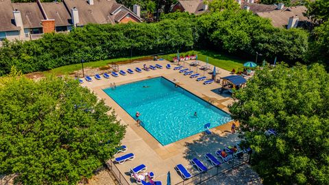 Tiny photo for 2005 S Finley Road #704, Lombard, IL 60148 (MLS # 12418547)