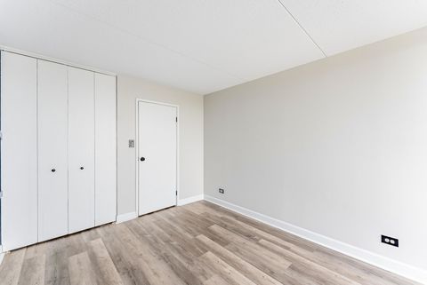 Tiny photo for 2005 S Finley Road #704, Lombard, IL 60148 (MLS # 12418547)