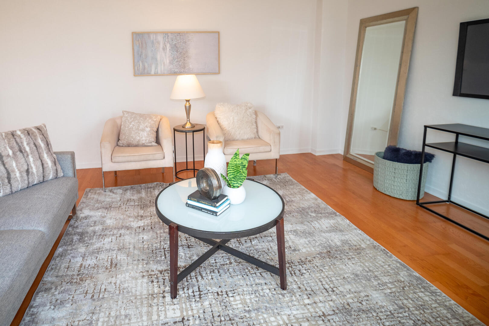807 Davis Street 403