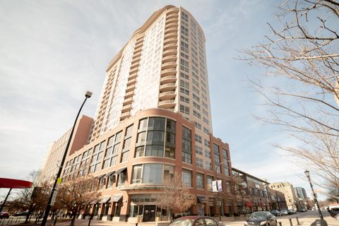 807 Davis Street 403 Evanston IL 60201